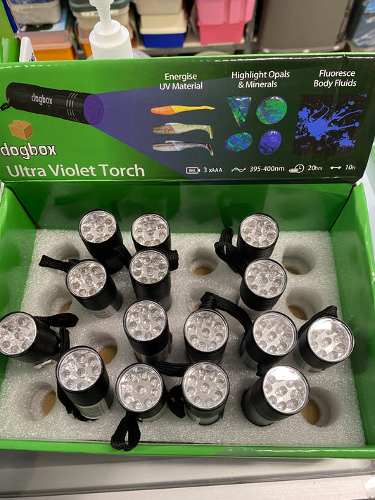 Tackle West UV Torch With AAA x 3 Battery