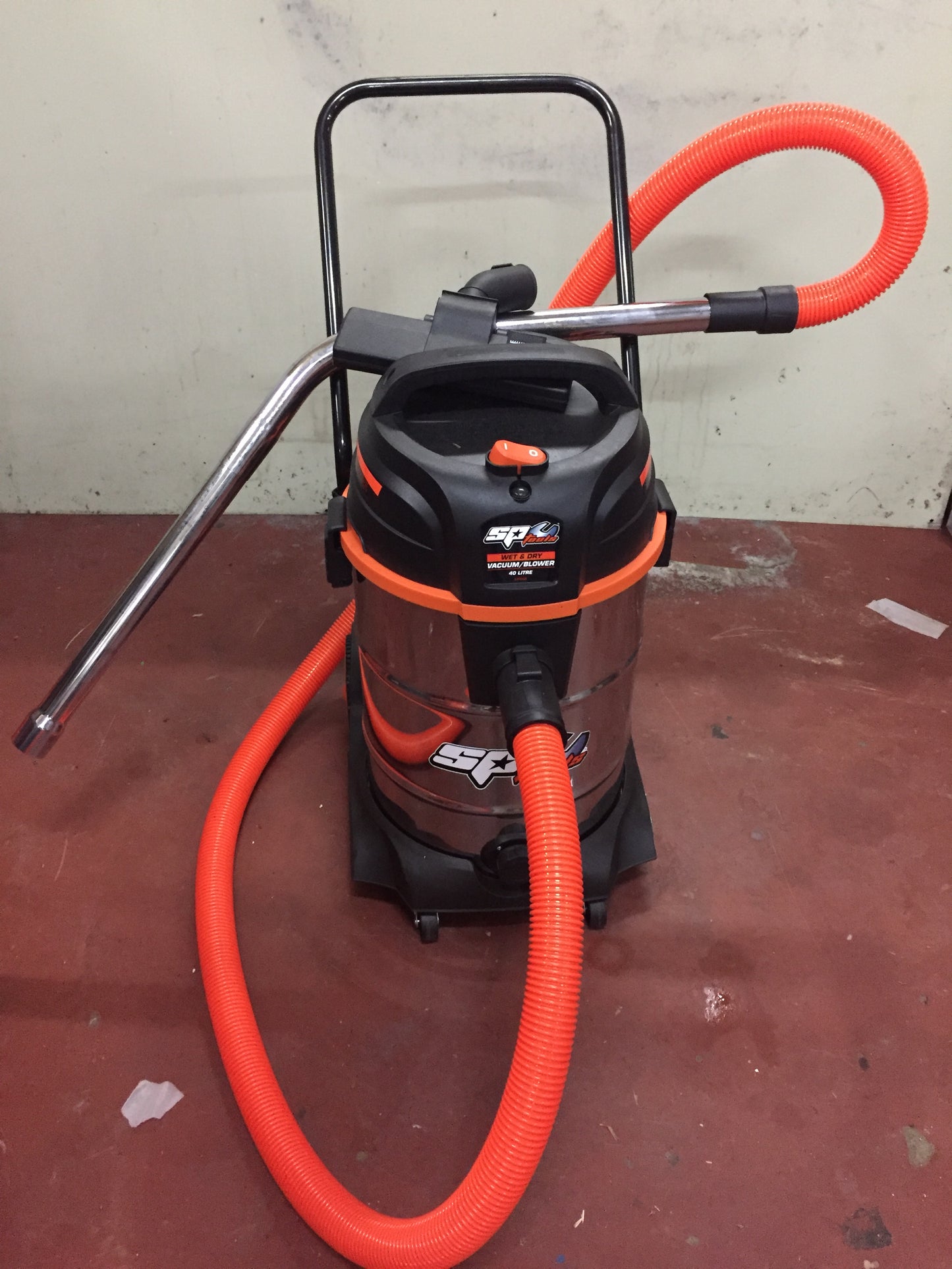 HIRE Wet/Dry Vacuum 240v