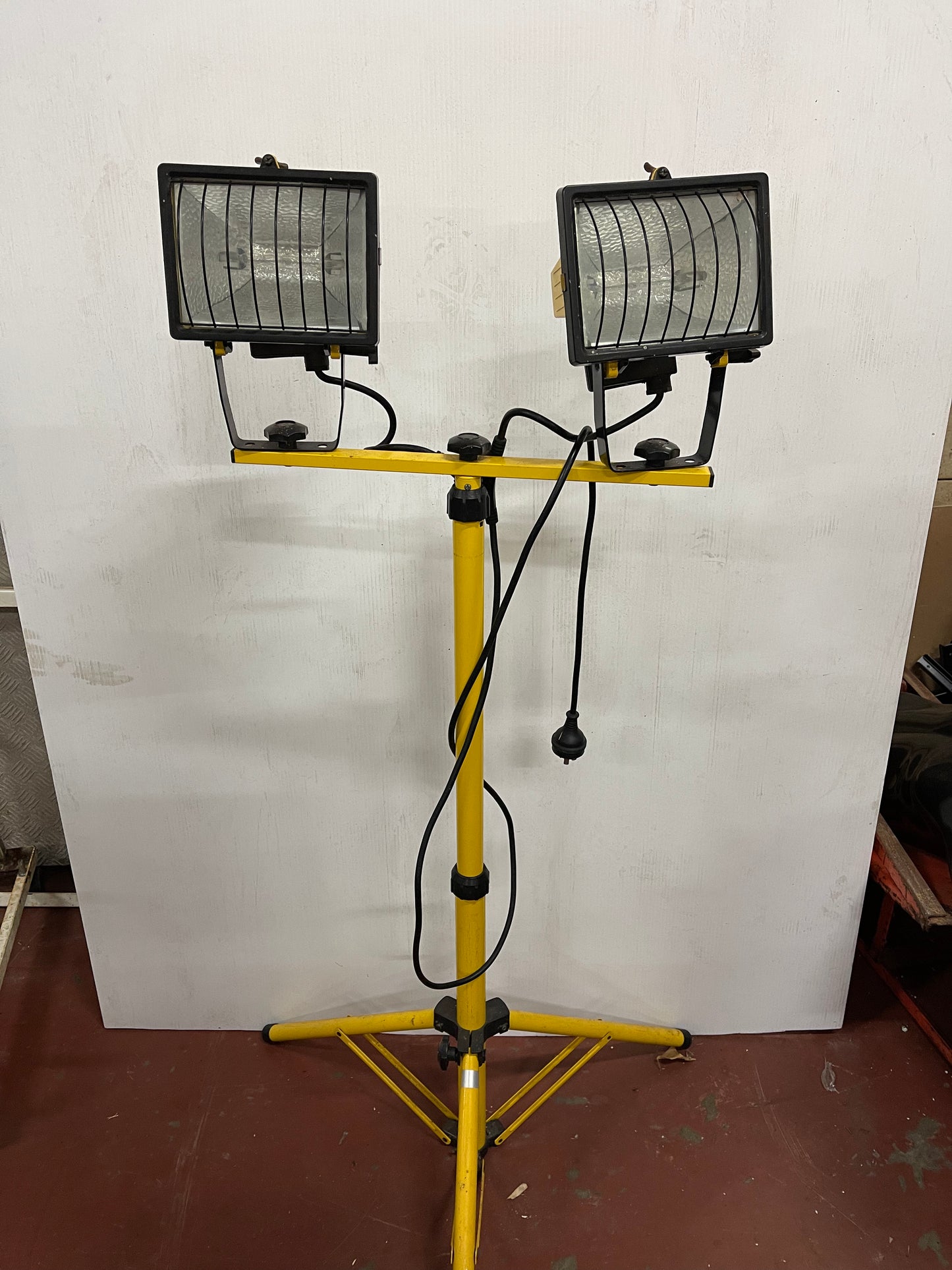 HIRE Dual Spotlight Worklight On Stand